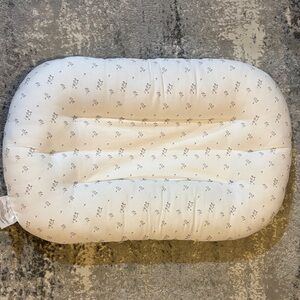 Snuggle me organic lounger